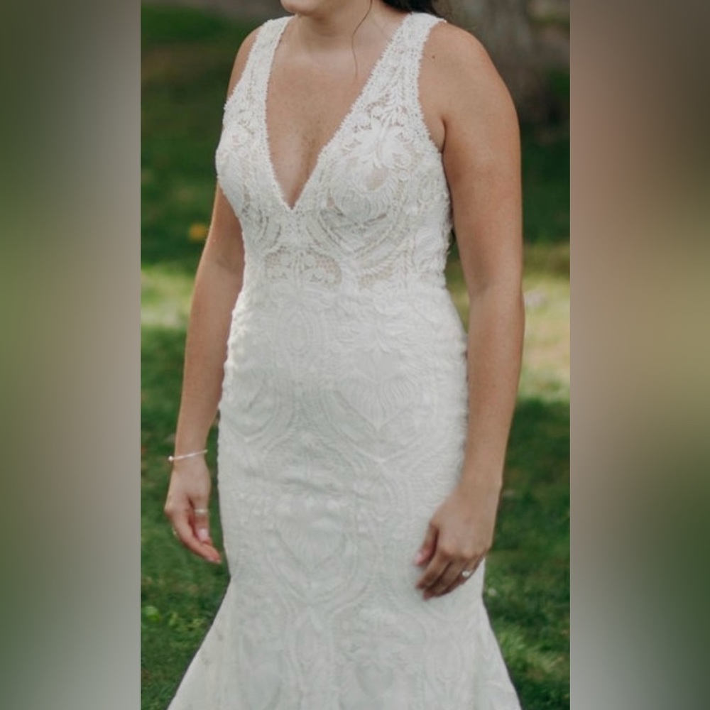 PRONOVIAS Barcelona— Magnolia BOHO wedding dress - Picture 4 of 9